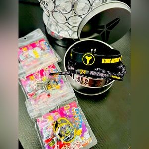 New NBA Kobe Bryant bracelets set pins set